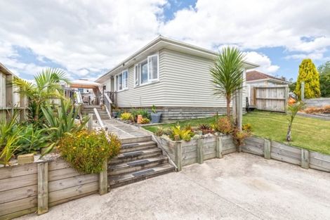 Photo of property in 5b Sheehan Road, Te Atatu South, Auckland, 0610