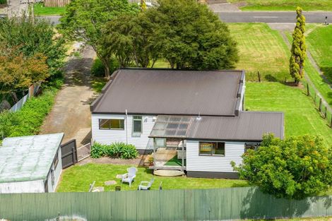 Photo of property in 25 Cross Street, Raglan, 3225