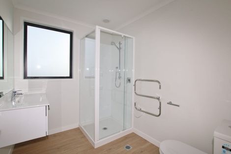 Photo of property in 6/5 Peachgrove Road, Te Atatu Peninsula, Auckland, 0610