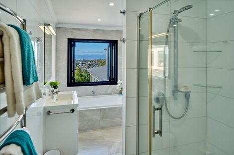 Photo of property in 4 Caughley Grove, Karori, Wellington, 6012