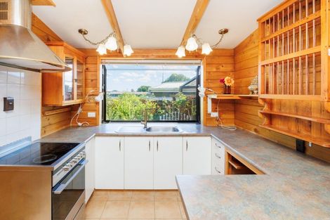 Photo of property in 1 Peter Hall Drive, Kelvin Grove, Palmerston North, 4414