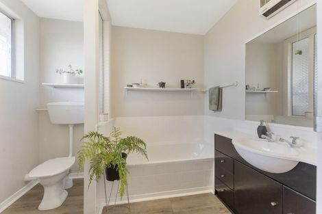 Photo of property in 1/6 Croziers Road, St Albans, Christchurch, 8052