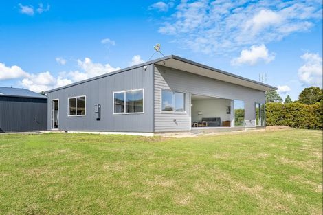 Photo of property in 4 Hanham Road, Kumeu, 0891