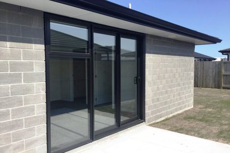 Photo of property in 8 Bill Miller Drive, Papamoa, 3118