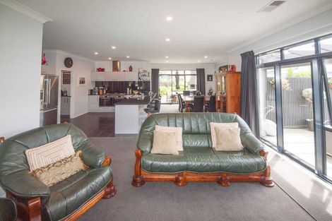 Photo of property in 53 Mauldeth Terrace, Churton Park, Wellington, 6037