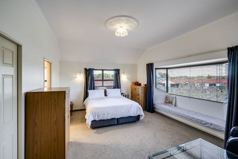 Photo of property in 10 Knightsbridge Place, Taradale, Napier, 4112