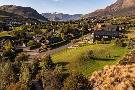 Photo of property in 11 Rannoch Drive, Jacks Point, Queenstown, 9371