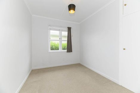 Photo of property in 70 Hobsonville Road, West Harbour, Auckland, 0618