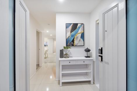 Photo of property in 2 Dhaka Lane, Ranui, Auckland, 0612