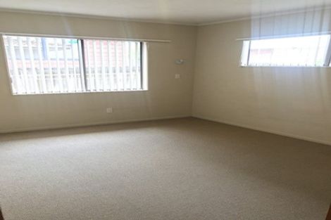 Photo of property in 1 Bass Street, West Harbour, Auckland, 0618