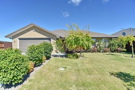 Photo of property in 7 Walnut Way, Rangiora, 7400