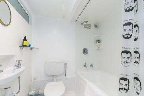 Photo of property in 137 Houghton Bay Road, Houghton Bay, Wellington, 6023