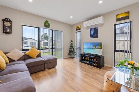 Photo of property in 5 Sapwood Crescent, Takanini, 2110