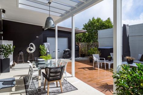 Photo of property in 37 Reading Street, Greytown, 5712