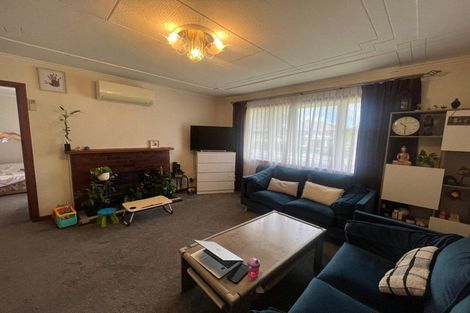 Photo of property in 81 Rimu Street, New Lynn, Auckland, 0600
