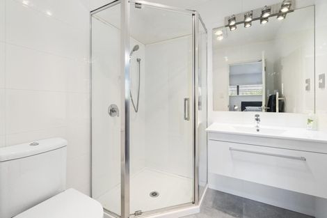 Photo of property in 6 Dida Park Drive, Kumeu, 0810
