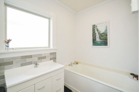 Photo of property in 54 Park Street, Winton, 9720