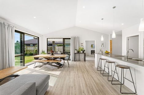 Photo of property in 35 Harding Drive, Papamoa Beach, Papamoa, 3118