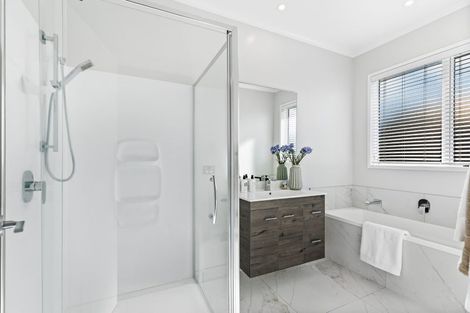 Photo of property in 5 Aro Mato Place, Huapai, Kumeu, 0810