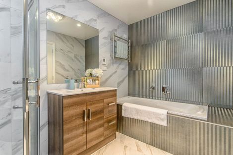 Photo of property in 9 Nerehana Place, Red Beach, 0932