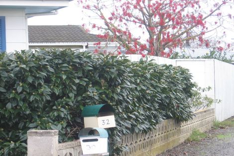 Photo of property in 30 Oxford Street, Taradale, Napier, 4112