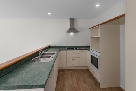Photo of property in 3 Regents Park Place, Westgate, Auckland, 0614