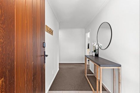 Photo of property in 31 Chestnut Close, Kelvin Grove, Palmerston North, 4414