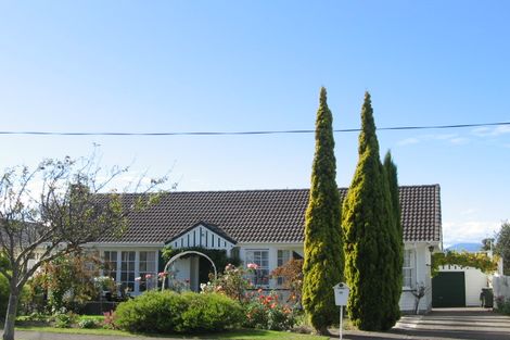 Photo of property in 44 Dowling Grove, Silverstream, Upper Hutt, 5019