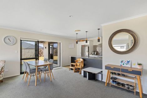 Photo of property in 21 Longstaff Drive, Bell Block, New Plymouth, 4312