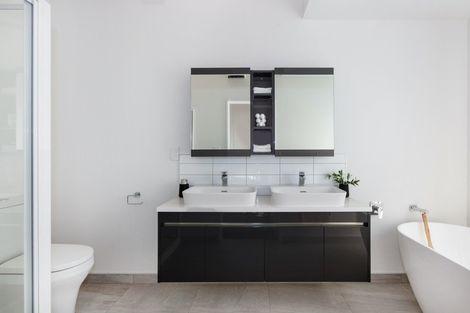 Photo of property in 18 Rifleman Lane, Paraparaumu Beach, Paraparaumu, 5032