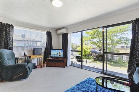 Photo of property in 71 Royal Park Drive, Parklands, Christchurch, 8083