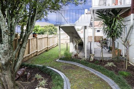Photo of property in 2 Colwill Road, Massey, Auckland, 0614