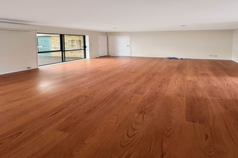 Photo of property in 4/520 Don Buck Road, Westgate, Auckland, 0614