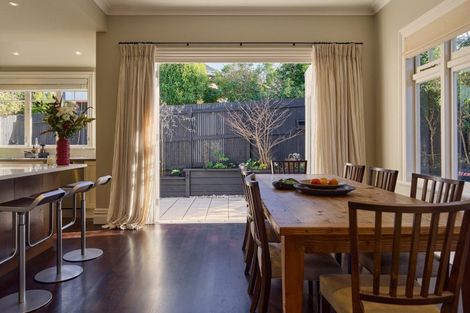 Photo of property in 67 Central Terrace, Kelburn, Wellington, 6012