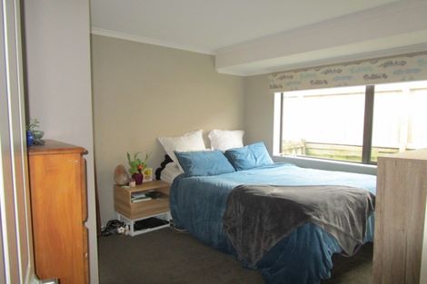 Photo of property in 1 Valley Road, Waiuku, 2123