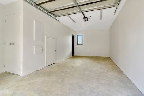 Photo of property in 6/1 Fruitvale Road, New Lynn, Auckland, 0600