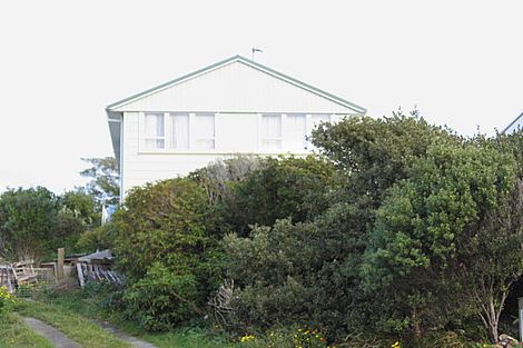 Photo of property in 30 Ruskin Road, Newlands, Wellington, 6037