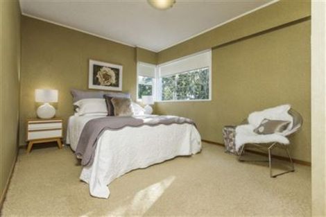 Photo of property in 145 Ocean View Road, Hillcrest, Auckland, 0627