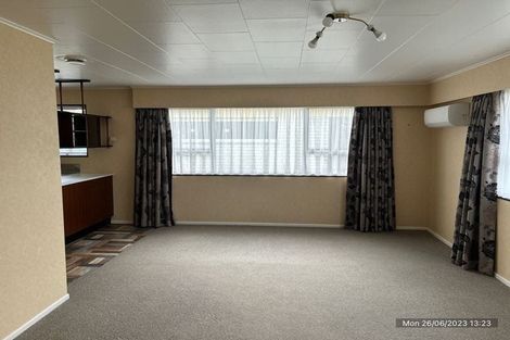 Photo of property in 10 Cambridge Street, Pahiatua, 4910