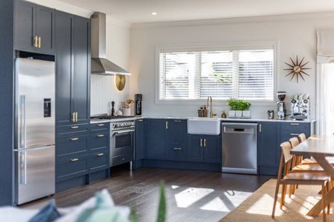 Photo of property in 31 Grumman Lane, Newlands, Wellington, 6037