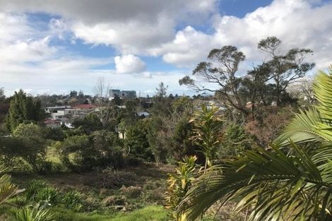 Photo of property in 32 Roick Parade, Glen Eden, Auckland, 0602