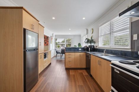 Photo of property in 6 Ruha Street, West End, Palmerston North, 4412