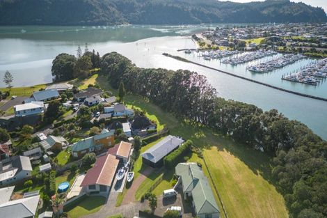 Photo of property in 113 Moana Anu Anu Avenue, Whangamata, 3620