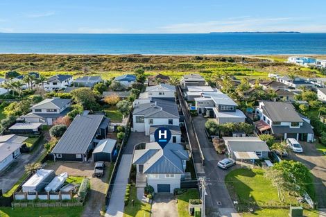 Photo of property in 107b Simpson Road, Papamoa Beach, Papamoa, 3118