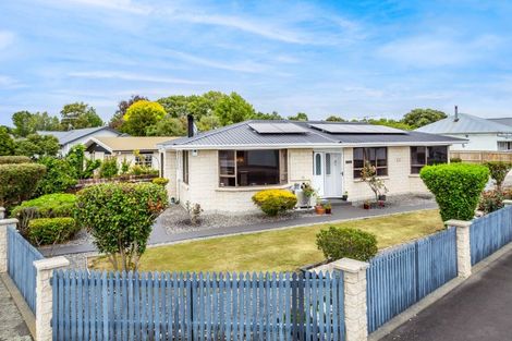 Photo of property in 49 Cambridge Terrace, Masterton, 5810