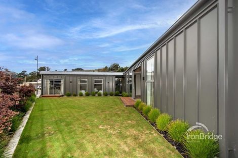 Photo of property in 13 Barnfields Close, Halswell, Christchurch, 8025