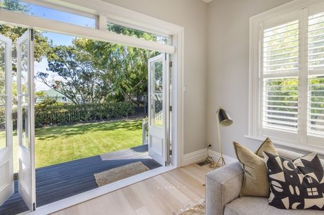 Photo of property in 7 Summer Street, Stanley Point, Auckland, 0624