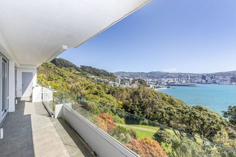 Photo of property in Beauport Apartments, 30u2 The Crescent, Roseneath, Wellington, 6011