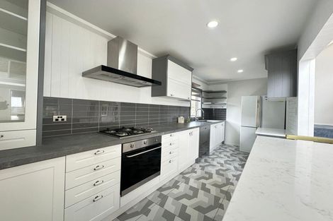 Photo of property in 47a Taikata Road, Te Atatu Peninsula, Auckland, 0610