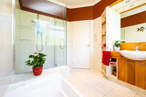 Photo of property in 57 Hikanui Drive, Havelock North, 4130